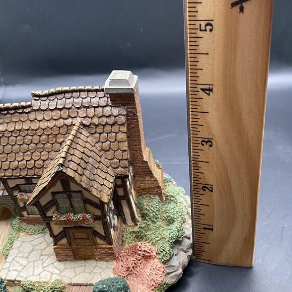 Olde England Classic Cottages Tudor Hall House Figurine Cottage Decor Collectibl - Picture 7 of 8